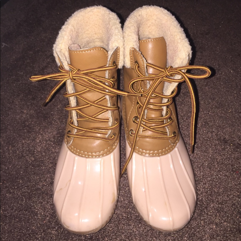 Duck boots